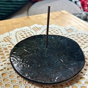 Ceramic incense holder